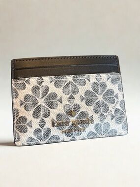 kate spade — Black and White Floral Card Holder